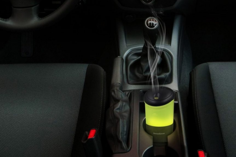 Top Car Essential Oil Diffusers: Discover the AromaGo Mini